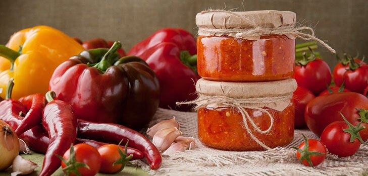 Остренькая аджика без варки